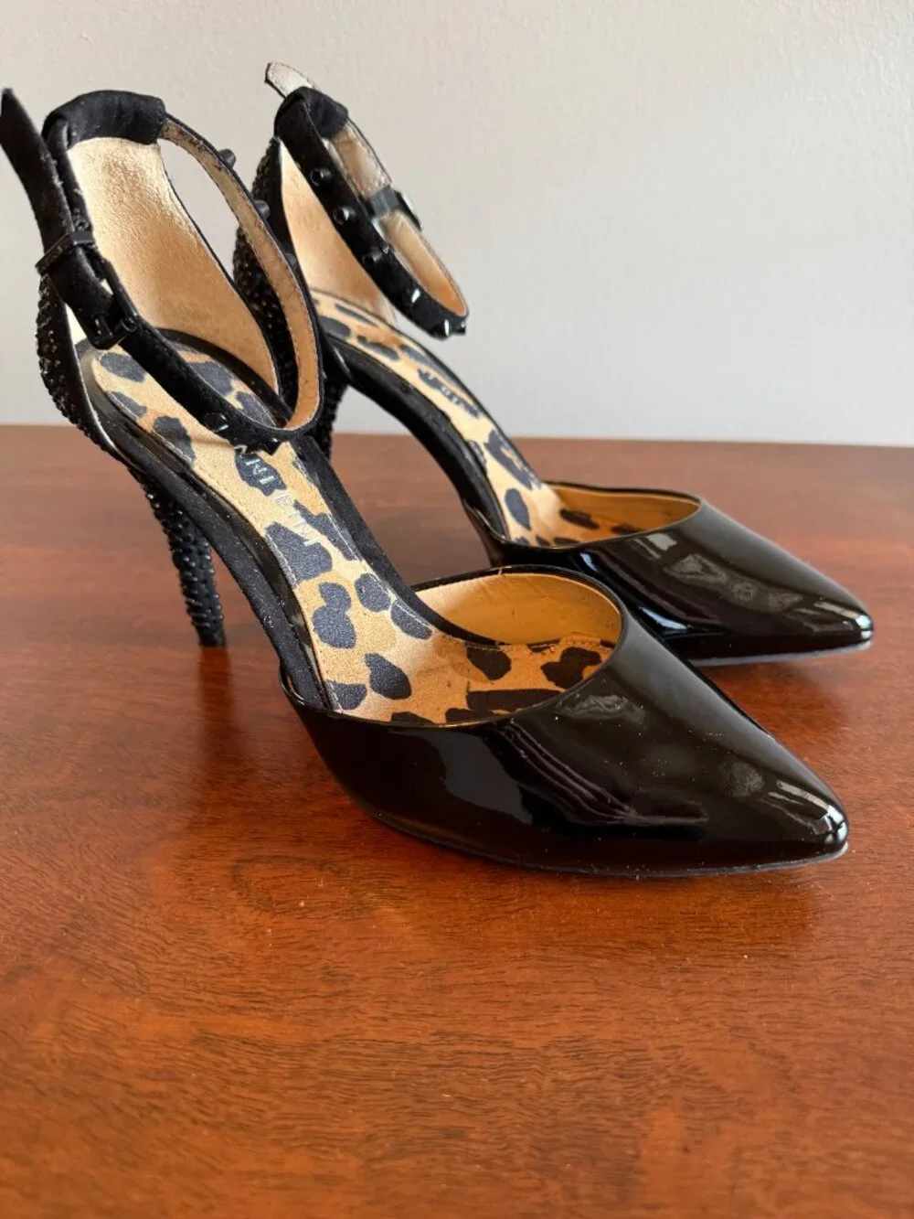 Gianni Bini Black Patent Leather D'Orsay Pumps Leopard Lining Ankle Strap Heels